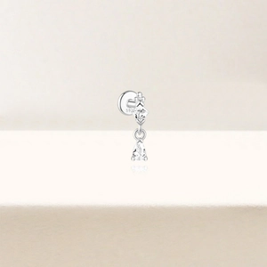 Detailed close-up of S925 sterling silver earring with teardrop zircon and S925 hallmark