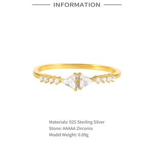 Detail view of 925 sterling silver ring with AAAAA zirconia and gold plating specs