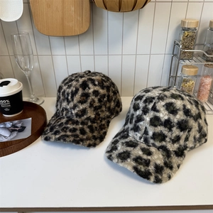 Casquette de baseball pelucheuse léopard avec paillettes pour chaleur hivernale