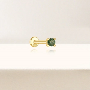 Macro view of S925 silver gold-plated labret with a round green moss agate stone