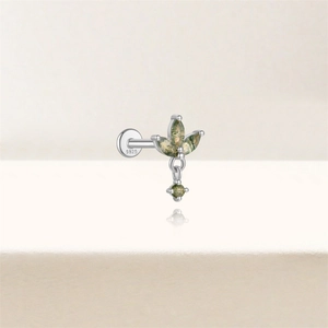 Detaillierte Nahaufnahme von S925 Sterlingsilber Ohrring mit Moosachat Blättern und Stempel