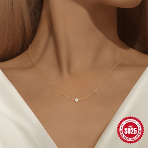 Minimalistische S925 Sterling Silber vergoldete Halskette mit weißem Opal-Anhänger