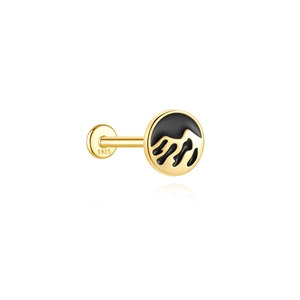 Détail d'un clou d'oreille en argent S925 avec motif de montagne en émail noir