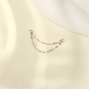 Close-up of S925 sterling silver double-layer lip chain with polished oval flat links