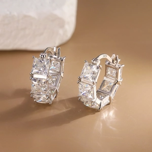 Pendientes de Aro de Plata de Ley 925 con Moissanita para Mujer Color D VVS1 Corte Cuadrado Pendientes Huggie Boda