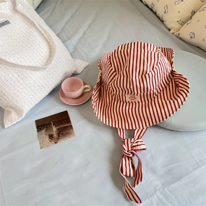 Chapeau bob en coton rayé pour enfants avec lanières pour protection solaire extérieure