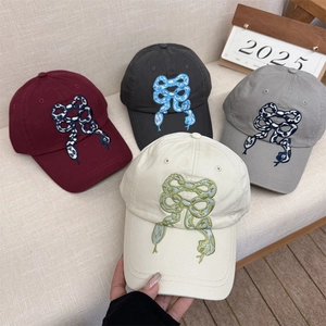 Bow-tie snake embroidery cotton baseball caps in burgundy, charcoal, light grey and off-white