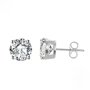 Détail de boucles d'oreilles 8mm en argent 925 avec zircons 4A et griffes classiques