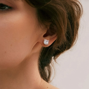 Sparkling S925 sterling silver stud earrings with square 6mm 8A zircon claw setting