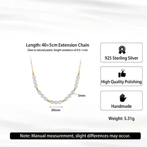 Collier en argent 925 avec perles d'eau douce et billes dorées sur fond de soie