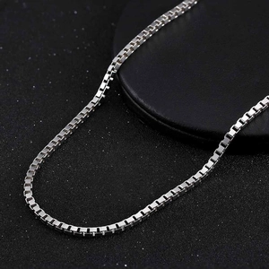 Λήψη macro ασημένιας αλυσίδας box 2mm με τετράγωνους κρίκους και γυαλιστερό φινίρισμα