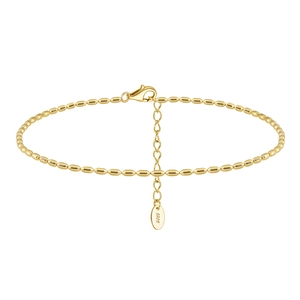 Detail der S925 Sterlingsilber Gold-Fußkette mit Karabinerverschluss und verstellbarer Kette