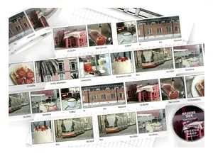 Gros plan d'un ruban adhésif rétro de 30mm avec des photos vintage d'architecture et de rues