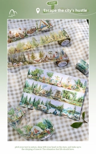 Dettaglio del nastro adesivo washi a tema campeggio con illustrazioni di foresta e tende