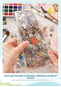 Dettaglio di adesivi fai-da-te per scrapbooking con motivi di ragazze e gatti su PET