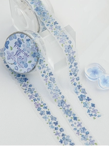 Détail du ruban PET Flower Vine Tale avec bords ondulés et motifs de lilas