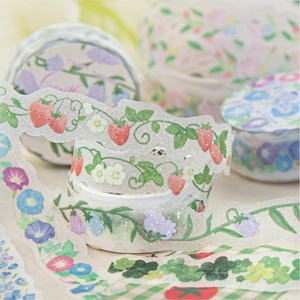 Ruban adhésif PET scintillant avec motifs floraux et fraises en disposition courbée