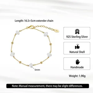 Pulsera de trébol en plata S925 con nácar blanco y cuentas doradas en cadena de 16,5 cm