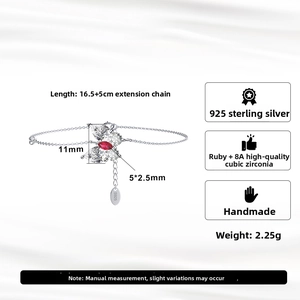 Vue détaillée du bracelet papillon en argent S925 avec zircon rouge et mesures indiquées