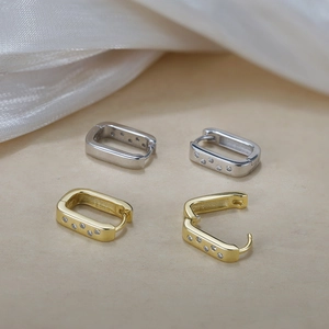Minimalist S925 sterling silver square hoop earrings with micro-inlaid cubic zirconia