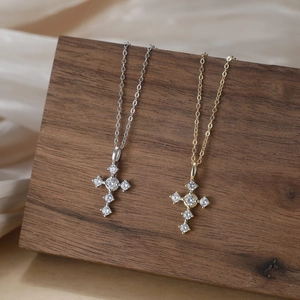 Colliers avec pendentif croix en argent sterling S925 et zircons brillants en or et argent