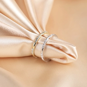 Minimalist S925 silver eternity rings in gold and silver finish with sparkling zircons
