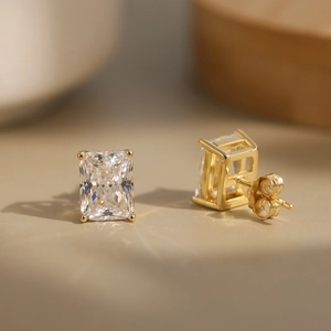 Elegant 925 silver gold-plated square stud earrings with sparkling princess cut zircon