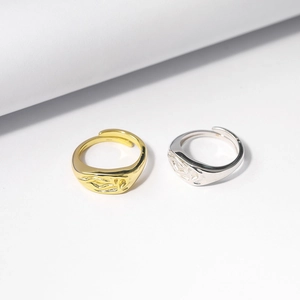 Minimalistische 925 Sterling Silber Ringe verstellbar in Gold und Silber mit Lavatextur