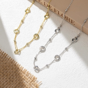 Elegante S925 Sterling Silber Halskette mit polierten Ringen und Perlen in Gold und Silber