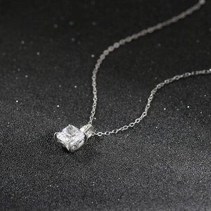 925 silver necklace with square cubic zirconia pendant and heart-shaped cutout details