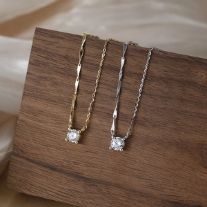 S925 sterling silver necklace with round zircon pendant in gold and silver finish