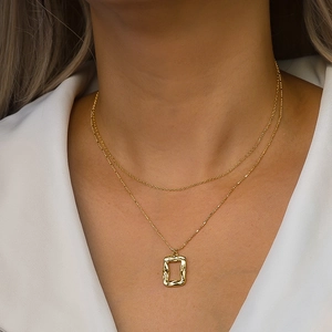 Zweilagige goldene S925 Silberhalskette mit einem rechteckigen Lava-Textur-Anhänger