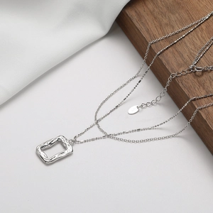 S925 Silber Doppel-Halskette mit rechteckigem Lava-Anhänger und feiner Perlenkette