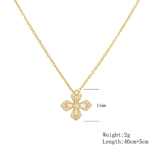 Détail du pendentif trèfle de 11mm avec zircons et spécifications de taille du collier