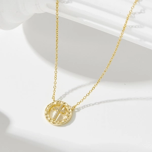 Collana con Pendente a Croce Tonda in Argento Sterling 925 per Donna Minimalista Strass Martellato Cerchio Cavo Catena per Clavicola