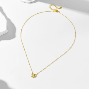Détail du fermoir S925 et de la chaîne d'extension sur le collier pendentif cœur doré
