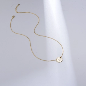 Minimalist S925 sterling silver hammered coin necklace with a round gold pendant finish