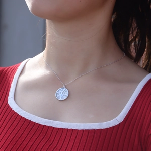 Elegante S925 Silber Baum des Lebens Kette mit weißem Muschel-Anhänger für Damen