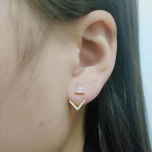Minimalist s925 silver gold-plated geometric triangle and V-shaped zircon stud earrings