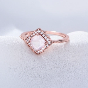 Elegant 925 silver rose gold ring with square pink quartz and zircon accents