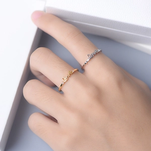 Elegante anello Love in argento sterling S925 con zirconi in finitura oro e argento