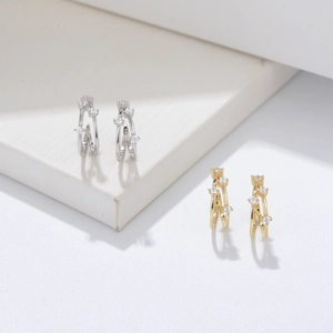 Ear cuff minimalisti in argento S925 con pavé di zirconi cubici scintillanti