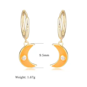 Elegante s925 Silber Gold Ohrringe mit orangefarbenem Emaille Mondanhänger und Zirkon