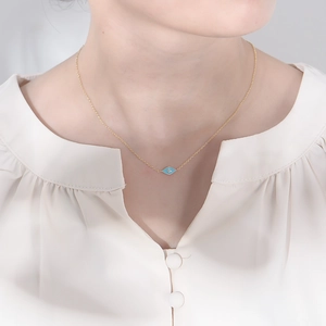 Chic collier en argent 925 doré avec pendentif oeil bleu porte-bonheur et diamant blanc