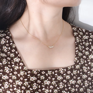 Elegant gold S925 sterling silver angel wing necklace with sparkling cubic zirconia stones