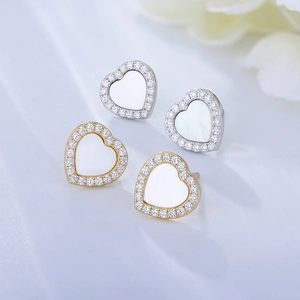 Elegante S925 Sterling Silber Herz Ohrstecker mit Zirkon und Perlmutt Einlage für Damen