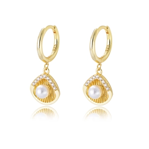 S925 silver gold-plated shell pearl earrings with shimmering cubic zirconia accents