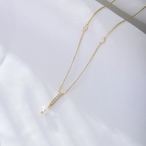 Minimalist S925 silver gold-plated necklace with cubic zirconia and round white pearl