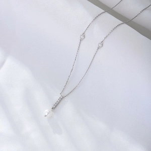 Minimalist S925 sterling silver pearl necklace with cubic zirconia geometric fringe pendant