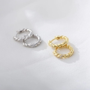 Orecchini a cerchio intrecciati in argento S925 con diamanti in oro e argento